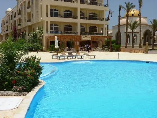 At Palm Piazza Apartment *
